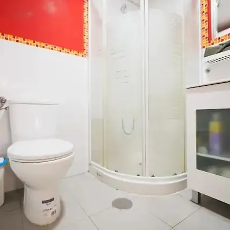 Charming 2 Bedroom In The Heart Of Apartment *